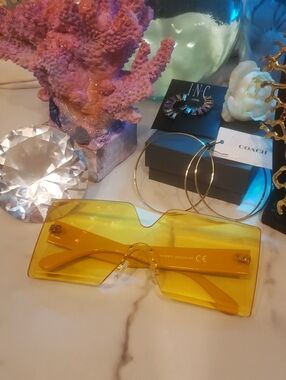 Yellow Oversized Shield Sunglasses - Fashion Visor Style
